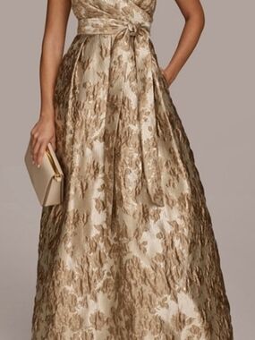 Elegant Gold Brocade Maxi Skirt